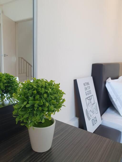 3Storey House 13Pax Family Suite Bayan Lepas Exteriör bild