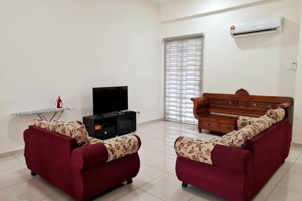 3Storey House 13Pax Family Suite Bayan Lepas Exteriör bild