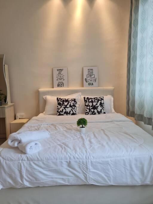 3Storey House 13Pax Family Suite Bayan Lepas Exteriör bild