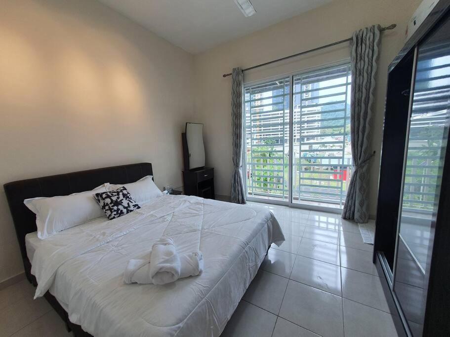 3Storey House 13Pax Family Suite Bayan Lepas Exteriör bild