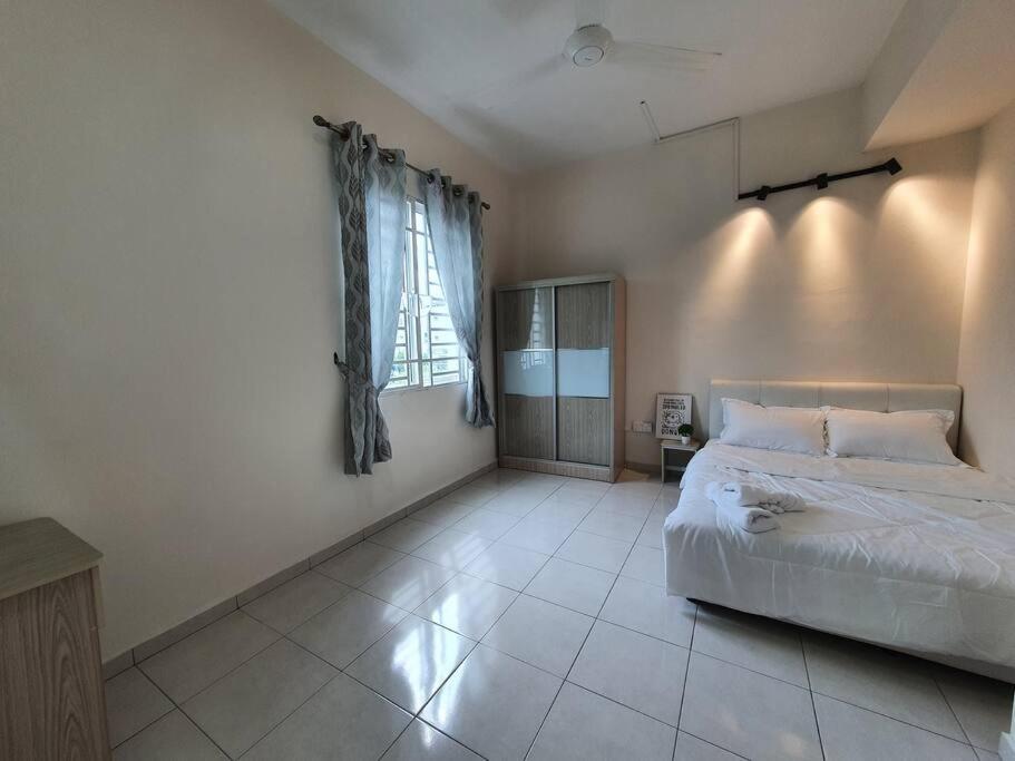 3Storey House 13Pax Family Suite Bayan Lepas Exteriör bild